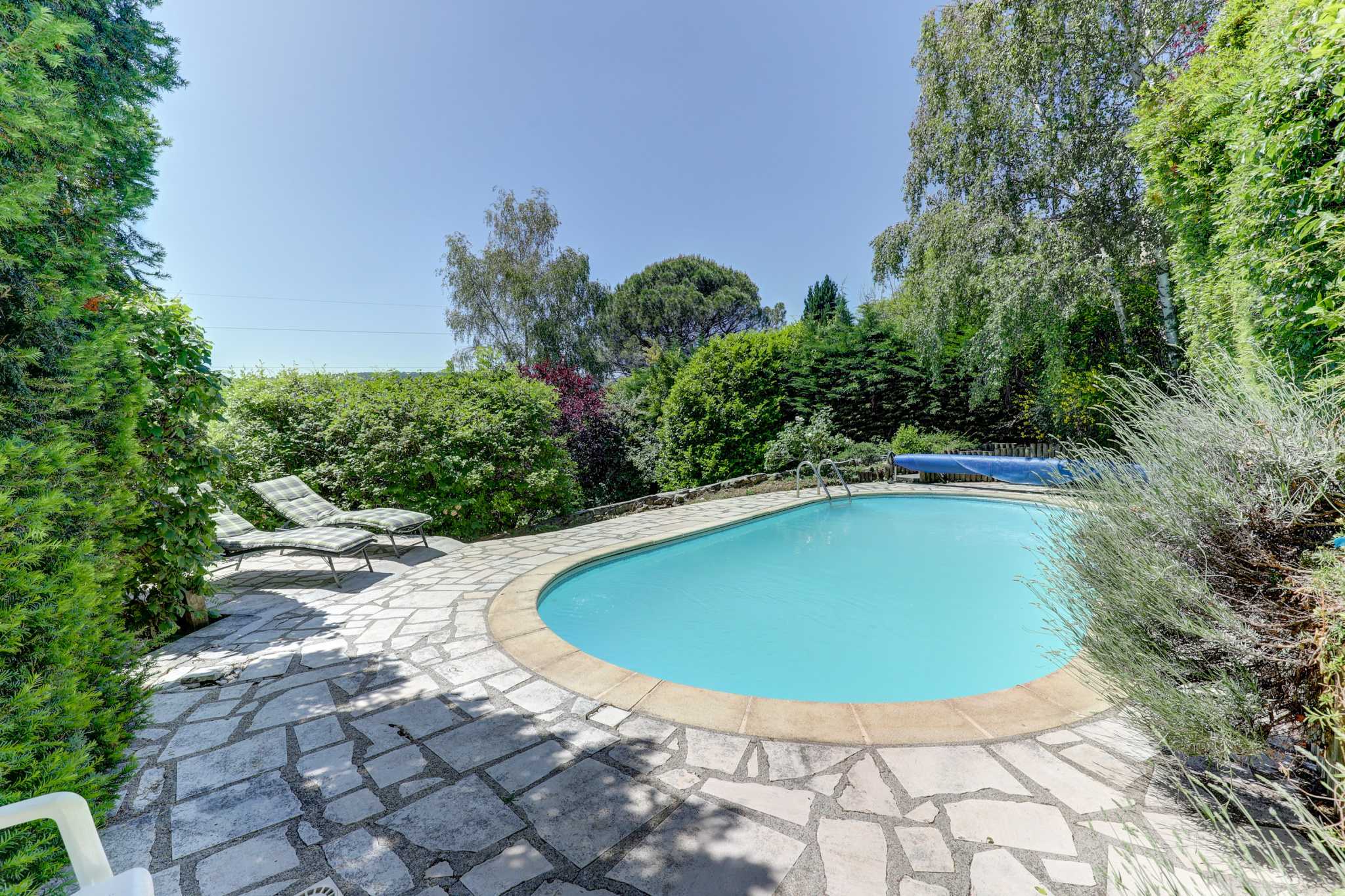Villa provençale de 133 m2 avec piscine et vue   Jussat